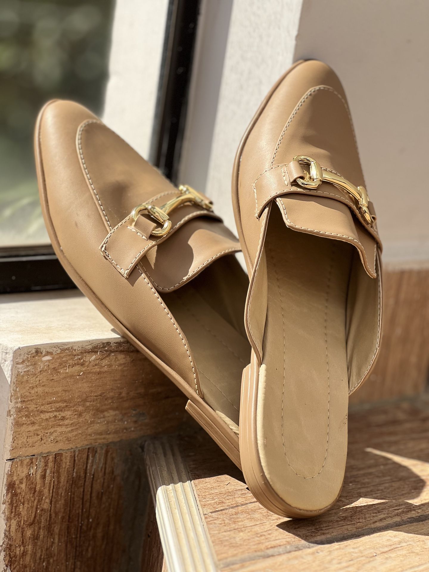 mule beige negro animal print